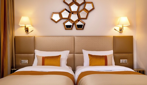 Deluxe Suite