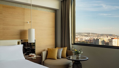 Premier Family Room Panoramic View
