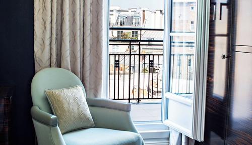 Art Déco Deluxe Balcony Street