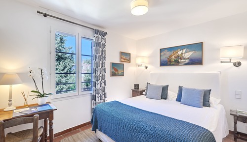Double Room (Petite)