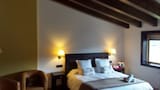 Comfort Suite, 1 King Bed, Mountain View