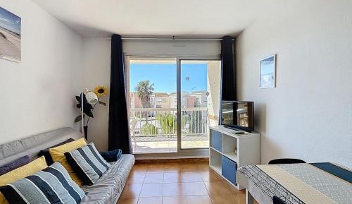 One-Bedroom Apartment with Sea View