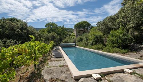 Villa with Garden View