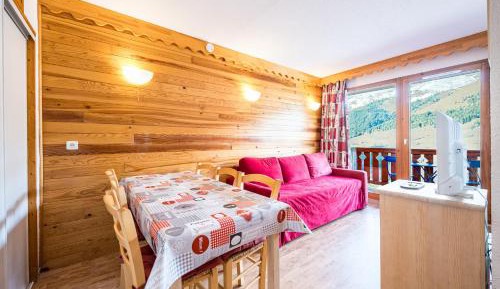 Two-Bedroom Deluxe Apartment with Balcony