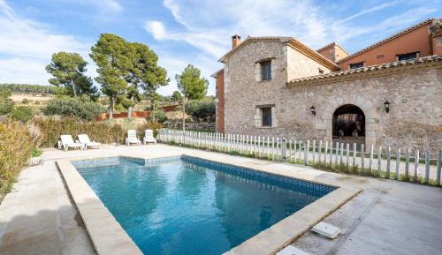 Two-Bedroom Deluxe Apartment with Garden View