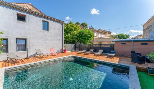 Two-Bedroom Deluxe Apartment with Garden View