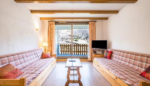 Superior One-Bedroom Apartment with Balcony