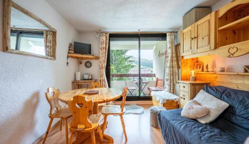 Superior One-Bedroom Apartment with Balcony
