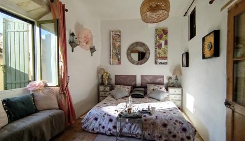 Standard Queen Room