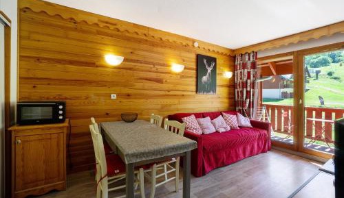 Two-Bedroom Deluxe Apartment with Balcony