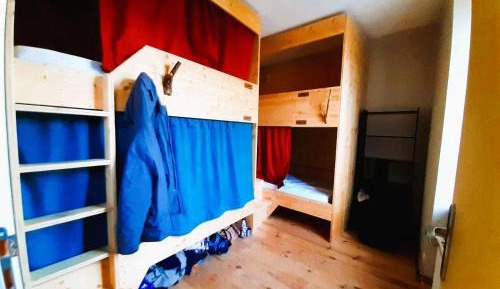 Bed in 4-Bed Mixed Dormitory Room