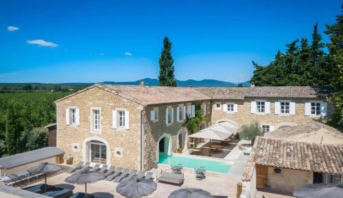 Villa with Garden View