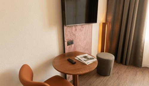 Twin Room Garrigue side