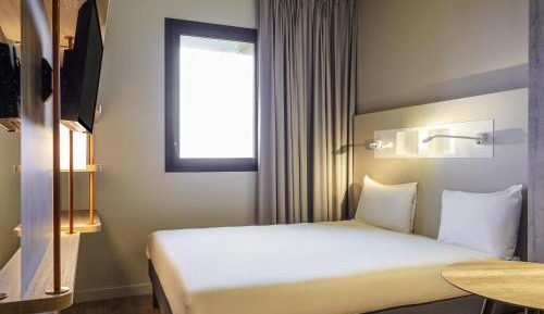 Triple Room with One Double Room and Extra Bed 