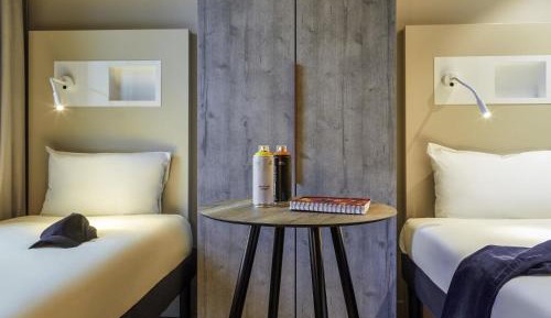 Triple Room with Two Singles beds and  Extra Bed