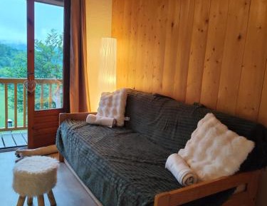Two-Bedroom Apartment with Mountain View