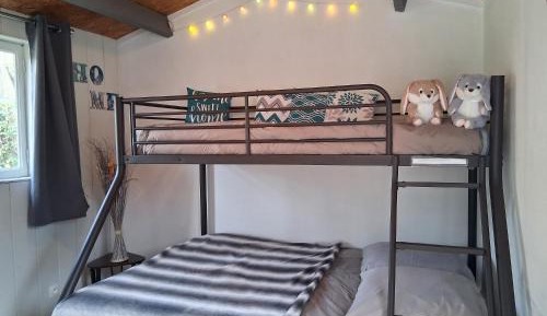 Economy Triple Room with Shared Bathroom