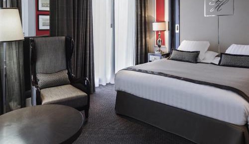 Deluxe City View Room with Queen Bed