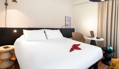 Superior Room with One Double Bed and Sofa Bed
