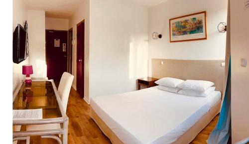 Double Room with Pool View