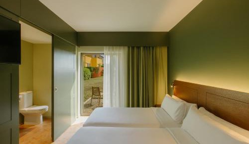 Deluxe Double or Twin Room with Garden View