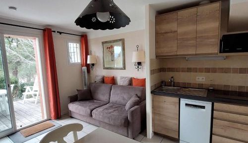 Holiday Home (6 Adults)
