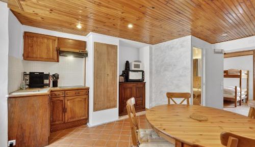 One-Bedroom Apartment with Garden