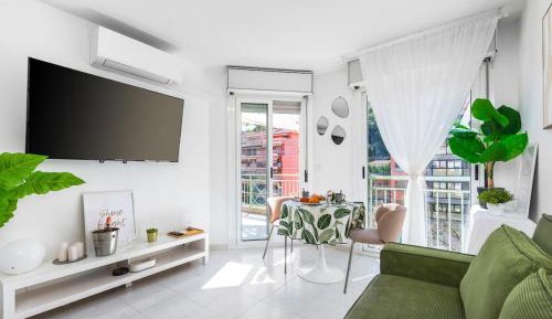 One-Bedroom Apartment with Balcony