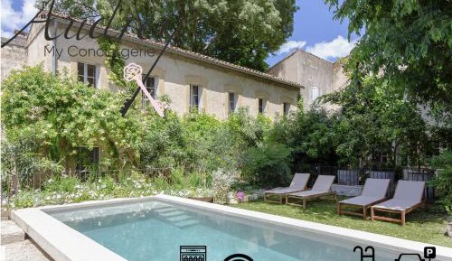 One-Bedroom Apartment with Pool View