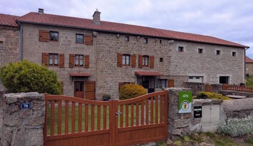 Holiday Home (8 Adults)