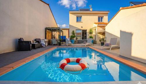 Villa with Garden View