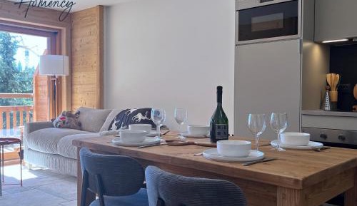 Two-Bedroom Apartment with Mountain View