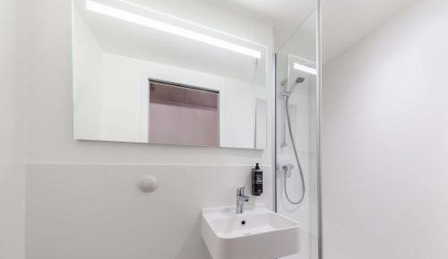 Superior Room with 1 King Size bed