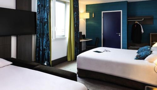 Junior Suite with Queen Bed and Sofa Bed