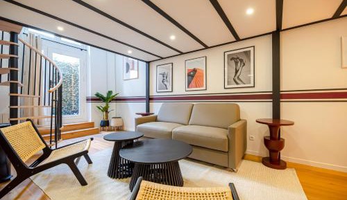 Four-Bedroom Deluxe Apartment