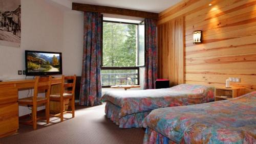 Junior Suite with Mountain View