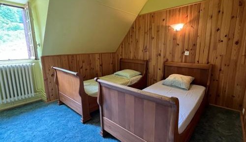 Twin Room with Shared Bathroom