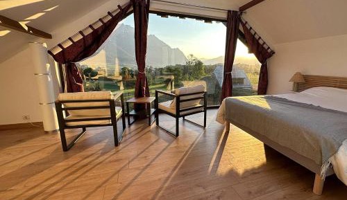 Superior King Suite