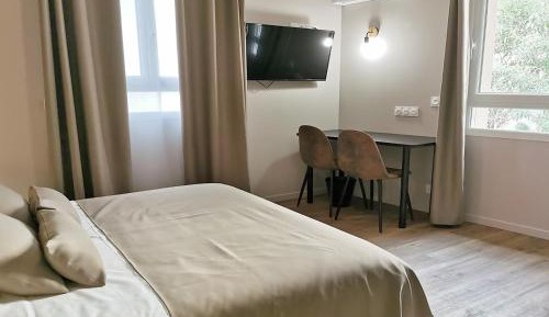 Queen Suite with Spa Bath
