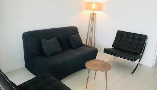 One-Bedroom Apartment with Sea View (509)