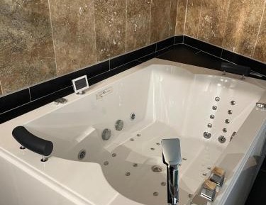 Suite with Spa Bath