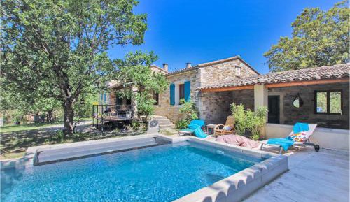 Three-Bedroom Vacation Home 