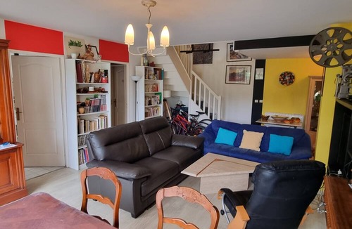 Rosny-sous-Bois Bed & Breakfast | Chambre de 15m² Avec SDB et Toilettes Privés Dans un Appartement à 15mn de Paris