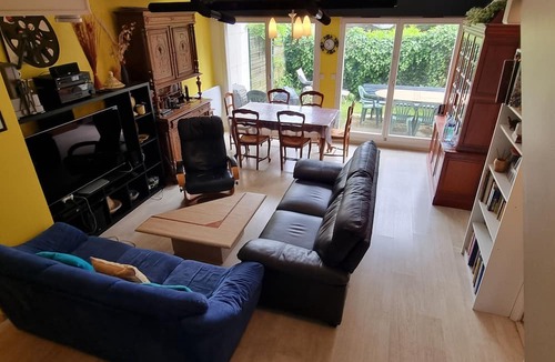 Rosny-sous-Bois Bed & Breakfast | Chambre de 15m² Avec SDB et Toilettes Privés Dans un Appartement à 15mn de Paris