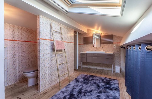 Le Boulou Apartment | Apartment 'Le 38 Duplex Familial' with Wi-Fi and Air Conditioning
