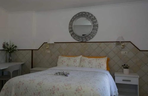 Talarn Apartment | Apartment 'Lola 205' with Mountain View, Wi-Fi and Air Conditioning