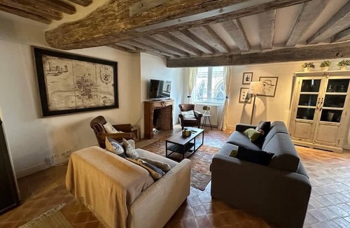 Sorbonne Apartment | Authentic and Large 1 bdr Flat - Facing Notre Dame
