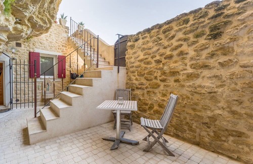 Cornillon-Confoux Apartment | Troglodyte Studio with Breathtaking Views over Provence!
