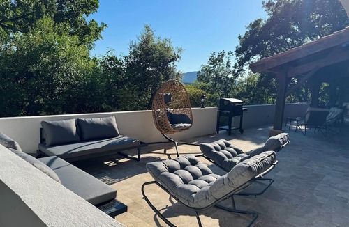 Belcodene Villa | Between Aix and Cassis, Villa Delycia welcomes you for an unforgettable stay