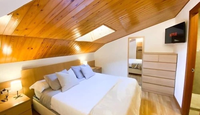 Luxurious 5-star penthouse. Wifi+Smart TV+Parking.